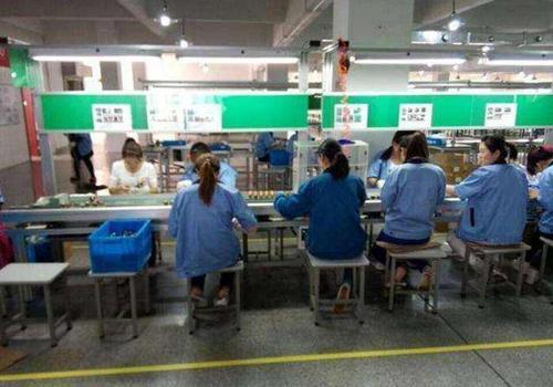 電子廠求職全攻略 如何找到工作并規(guī)避黑中介風(fēng)險(xiǎn)